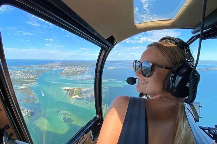 Helicopter Tour Abu Dhabi Fly Over Abu Dhabi’s Famous Landmarks - Photo 1 of 9